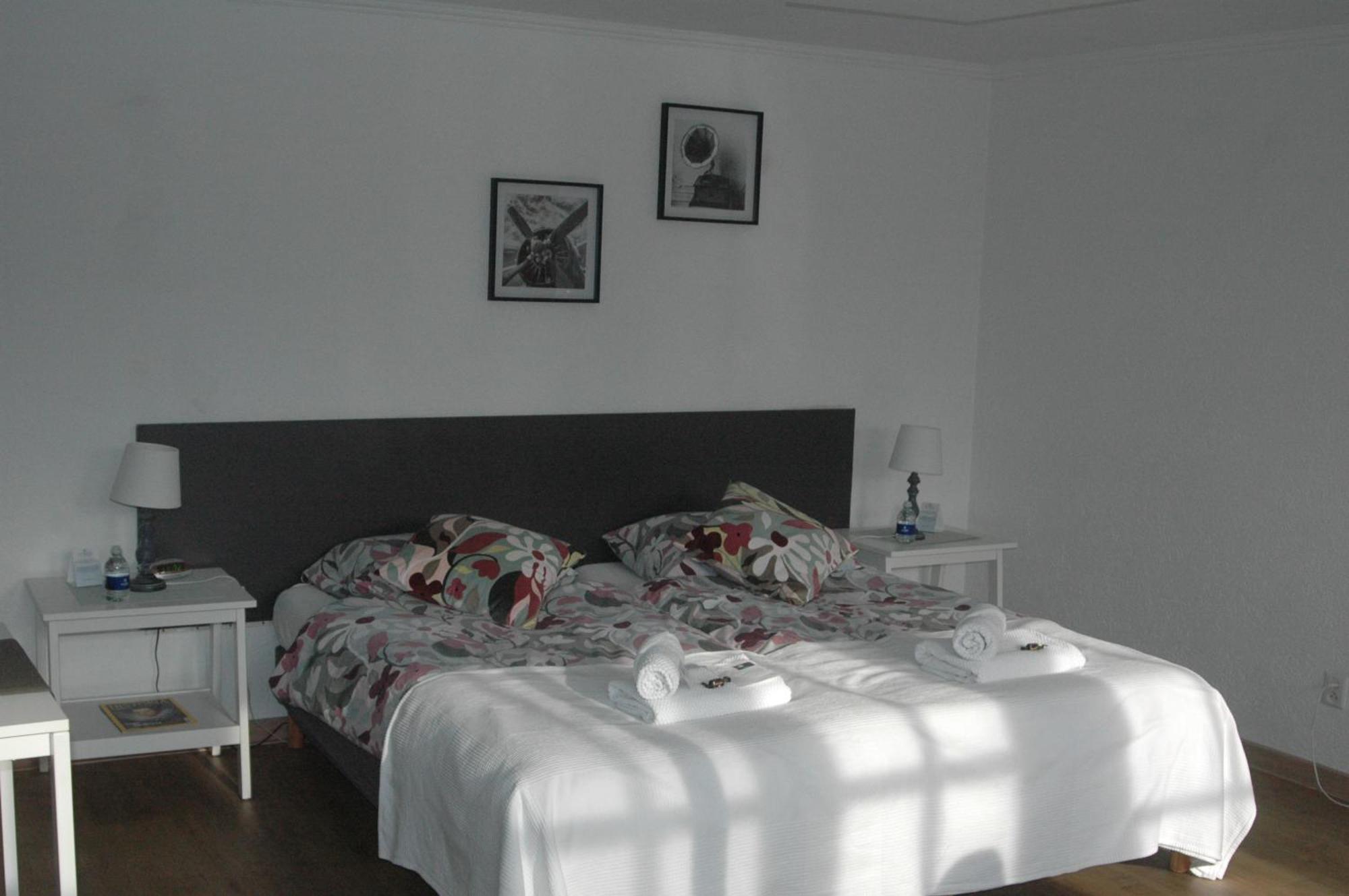 Bed & Breakfast De Vrijheid Ede Exterior photo